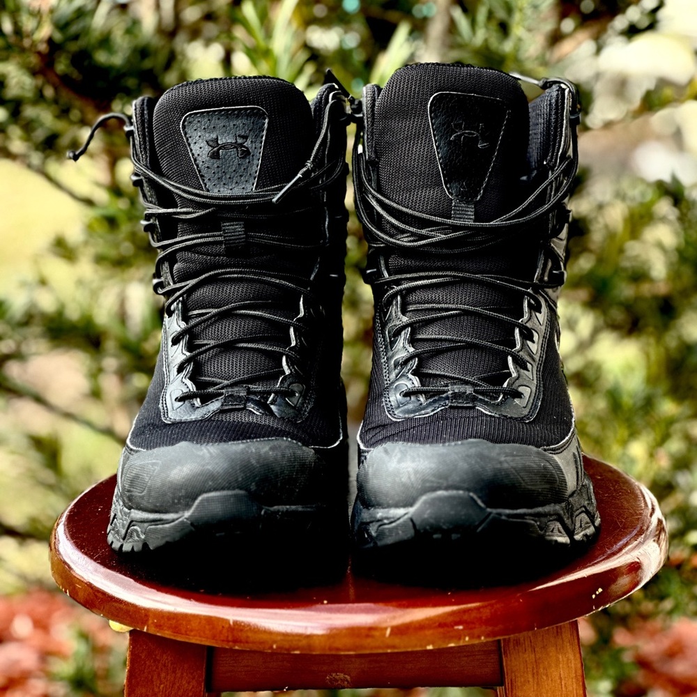 Men’s size 12 Under Armour black boots